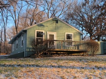 8132 Berger Ave, Kansas City, KS 66111 