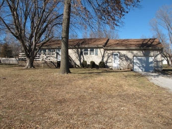 2004 Dakota St, Leavenworth, KS 66048 