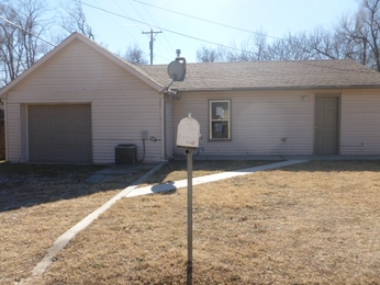 5425 Newell St, Wichita, KS 67212 