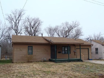 142 15th St, Osawatomie, KS 66064 