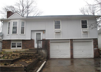 608 W Wea St, Paola, KS 66071 