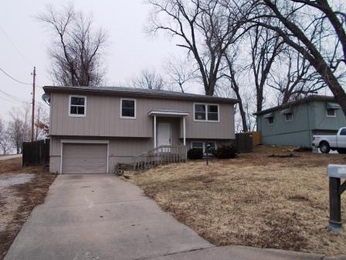 120 Waterworks St, Paola, KS 66071 