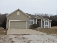 18485 224th St, Tonganoxie, KS 66086 