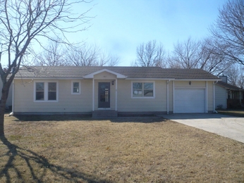 307 Scott St, Valley Center, KS 67147 