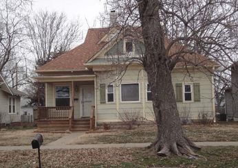 611 Park Pl, Salina, KS 67401 