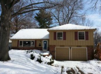 9523 Woodson Dr, Overland Park, KS 66207 