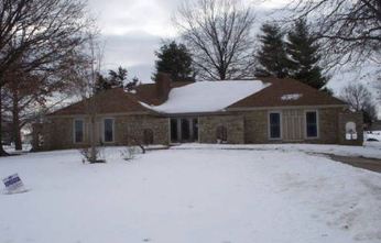 12405 Pine Valley Dr, Kansas City, KS 66109 