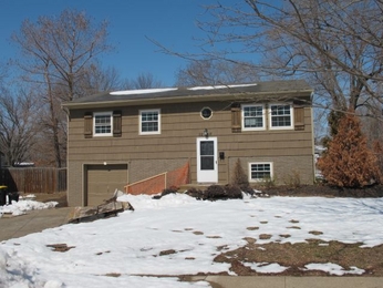 9218 West 100th Ter, Overland Park, KS 66212 