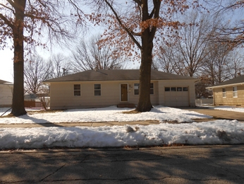 715 S Church St, Olathe, KS 66061 