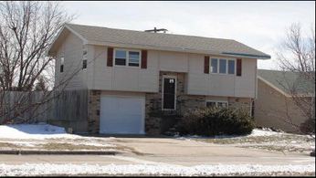 2421 Belmont Blvd, Salina, KS 67401 