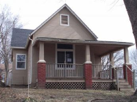 704 N 11th St, Leavenworth, KS 66048 