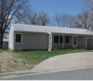 809 Fairview Ave, Newton, KS 67114 