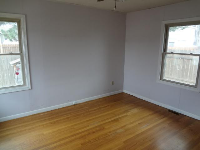 402 W 20th St, Hays, KS 67601 