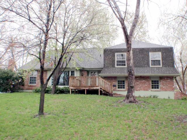 9543 Connell Dr, Overland Park, KS 66212 