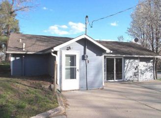 46 Vilas St, Leavenworth, KS 66048 