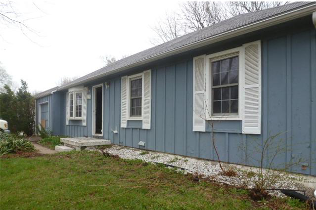 5237 Hardy St, Mission, KS 66202 