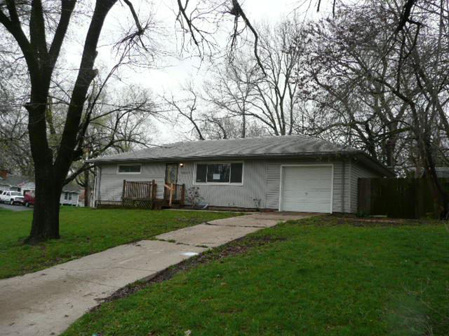 10201 W 56th Ter, Merriam, KS 66203 