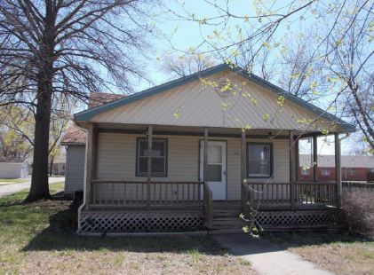 701 Lakin St, Osage City, KS 66523 