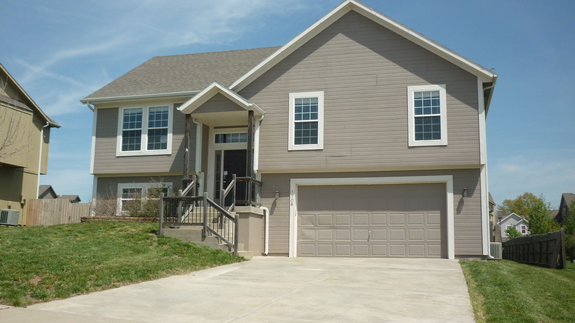 1108 S 12th St, Louisburg, KS 66053 