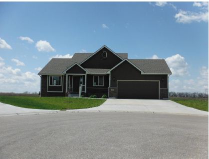 2719 N Woodridge Ct, Wichita, KS 67226 