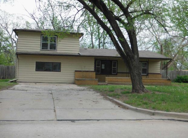 902 N Anna St, Wichita, KS 67212 