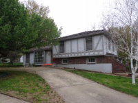 7001 W 99th St, Overland Park, KS 66212 