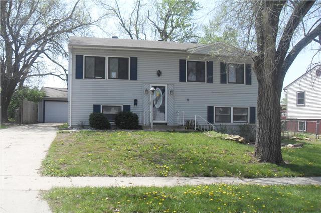 909 SE 36th Ter, Topeka, KS 66605 