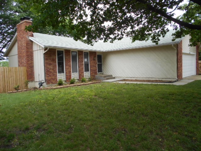 6533 SW 28th St, Topeka, KS 66614 