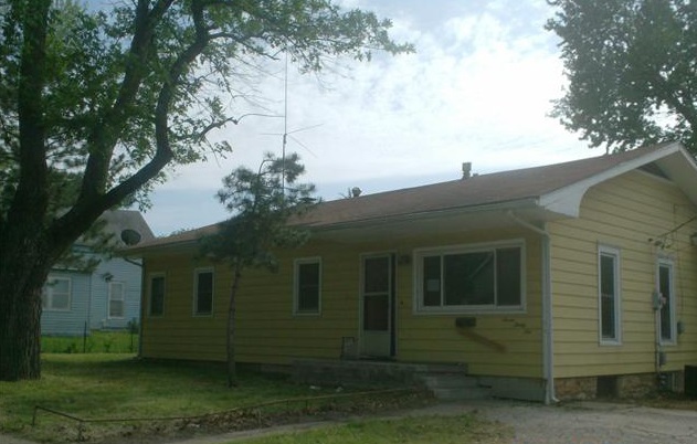 736 N Main St, Ottawa, KS 66067 