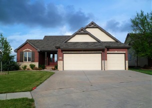 636 N Bel Rue St, Derby, KS 67037 