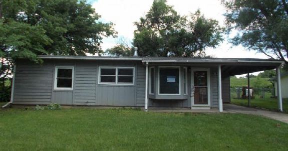 905 Southwest 32nd St, Topeka, KS 66611 