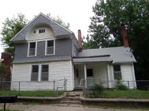 720 W 7th St, Leavenworth, KS 66048 
