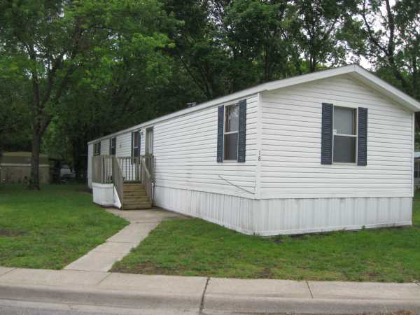 18 Newton, Edwardsville, KS 66113 