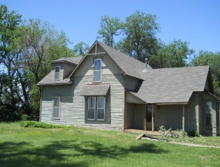 1955 Avenue R, Sterling, KS 67579 