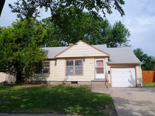 1757 N Northeast Pkwy, Wichita, KS 67208 
