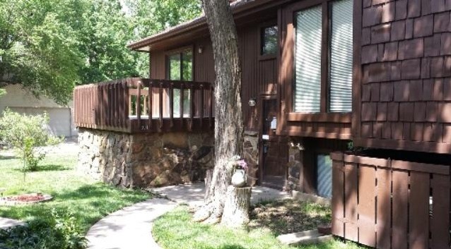 2421 S Yellowstone St #301, Wichita, KS 67215 