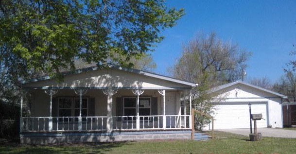 2210 S Emporia St, Wichita, KS 67211 