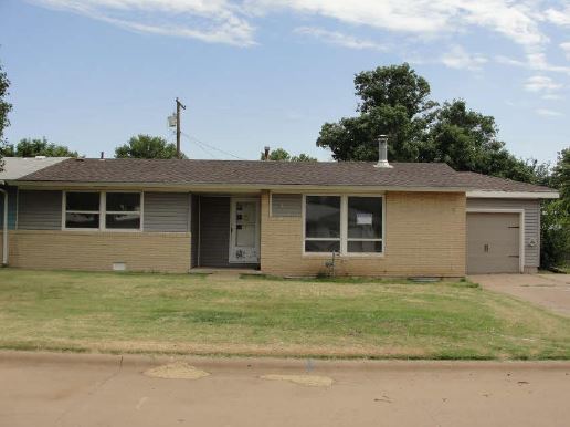 802 Rainbow Dr, Salina, KS 67401 