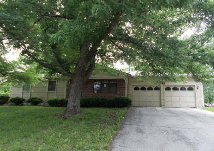 5127 Hardy St, Overland Park, KS 66202 