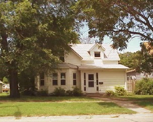 211 Crawford St, Clay Center, KS 67432 