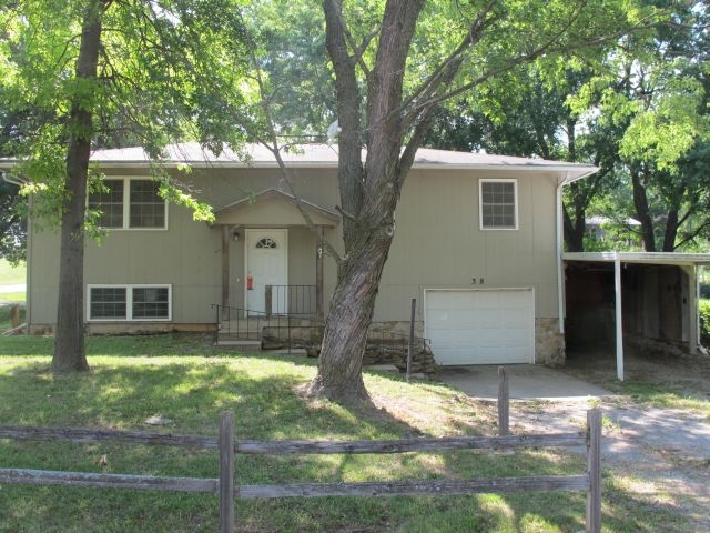 38 Stevens Dr, Eudora, KS 66025 
