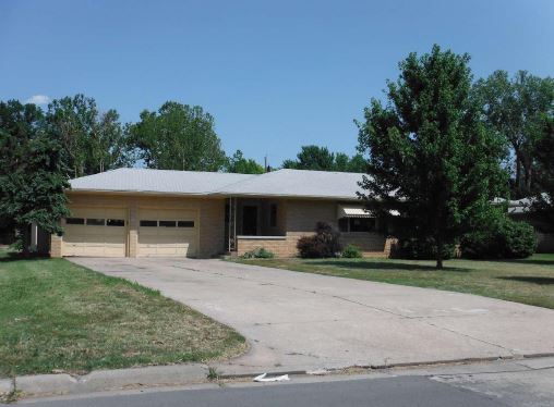 1300 S Pine St, Newton, KS 67114 