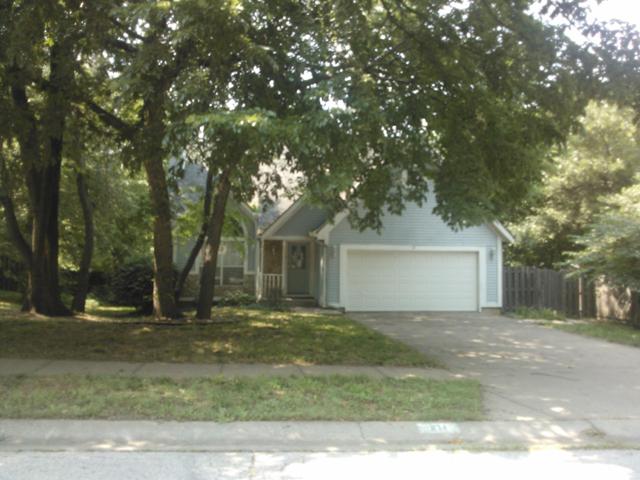 1134 E Yesteryear Dr, Olathe, KS 66061 