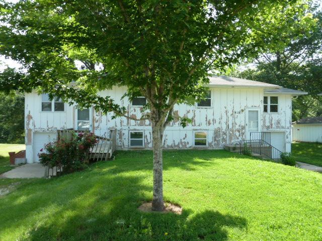 913-915 Shawnee, Tonganoxie, KS 66086 