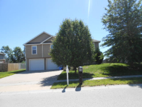 171 Rawlings Drive, Tonganoxie, KS 66086 