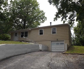 238 Emerson Ave, Bonner Springs, KS 66012 