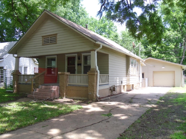 2314 SW Buchanan St, Topeka, KS 66611 