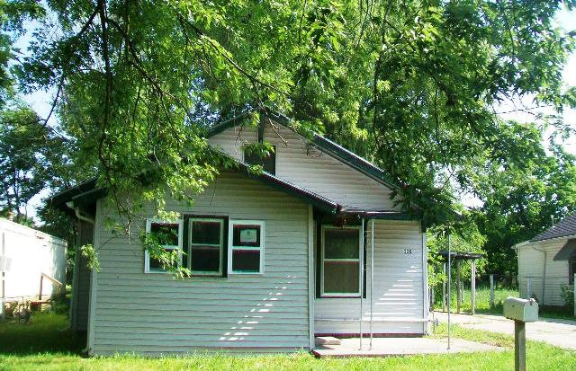 320 Pacific, Osawatomie, KS 66064 