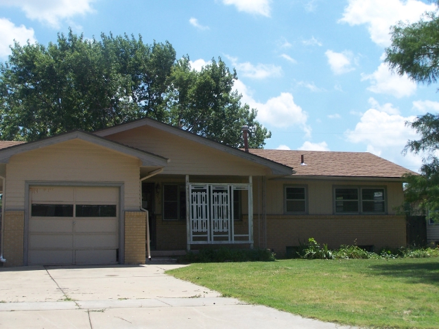 3076 S Bennett Ave, Wichita, KS 67217 