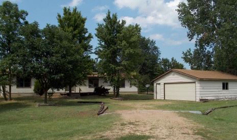 1301 Dema Ct, Haysville, KS 67060 